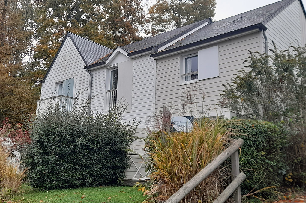 Extérieur de la résidence de vacances Goélia La Pommeraie à Branville