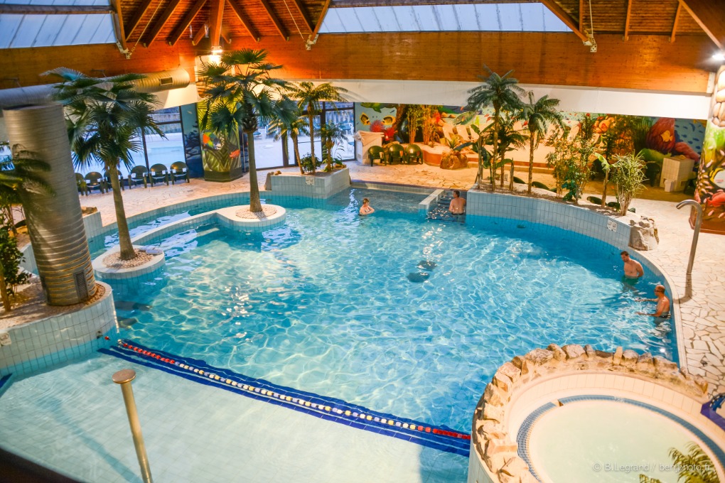 Complexe aquatique intérieur de la résidence Goélia La Pommeraie à Branville en Normandie