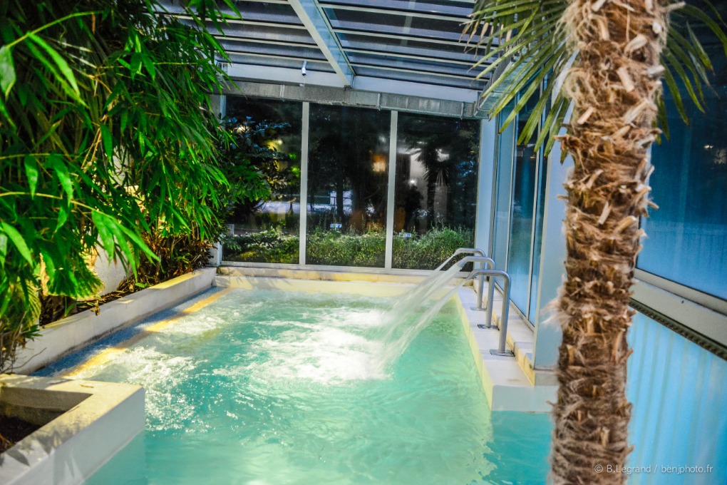 Indoor pool with hydro-massage jets at the Goélia La Pommeraie residence in Branville in Normandy Indoor pool with hydro-massage jets at the Goélia La Pommeraie residence in Branville in Normandy