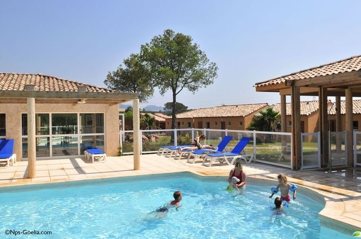 Piscine - Résidence de vacances Goélia Le Village Azur à Roquebrune sur Argens