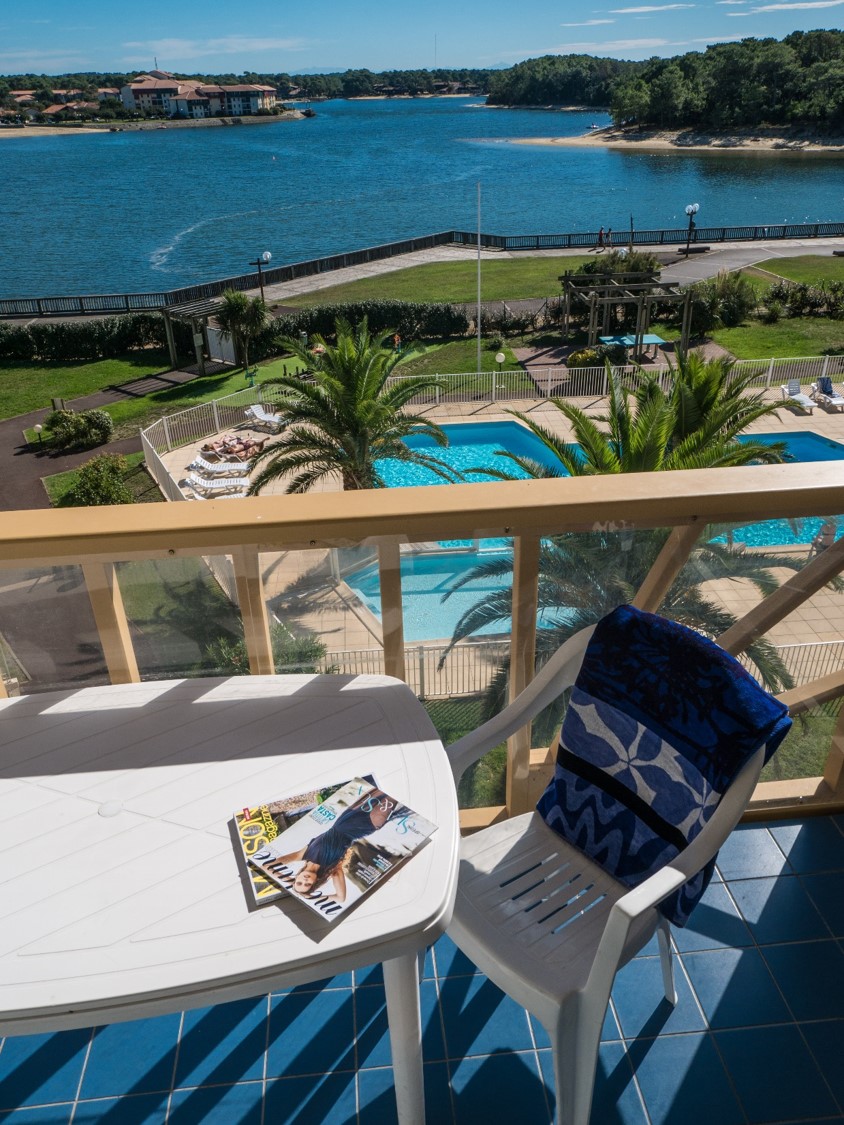 Vue de la résidence Le Boucanier avec piscine  Vue de la résidence Le Boucanier avec piscine