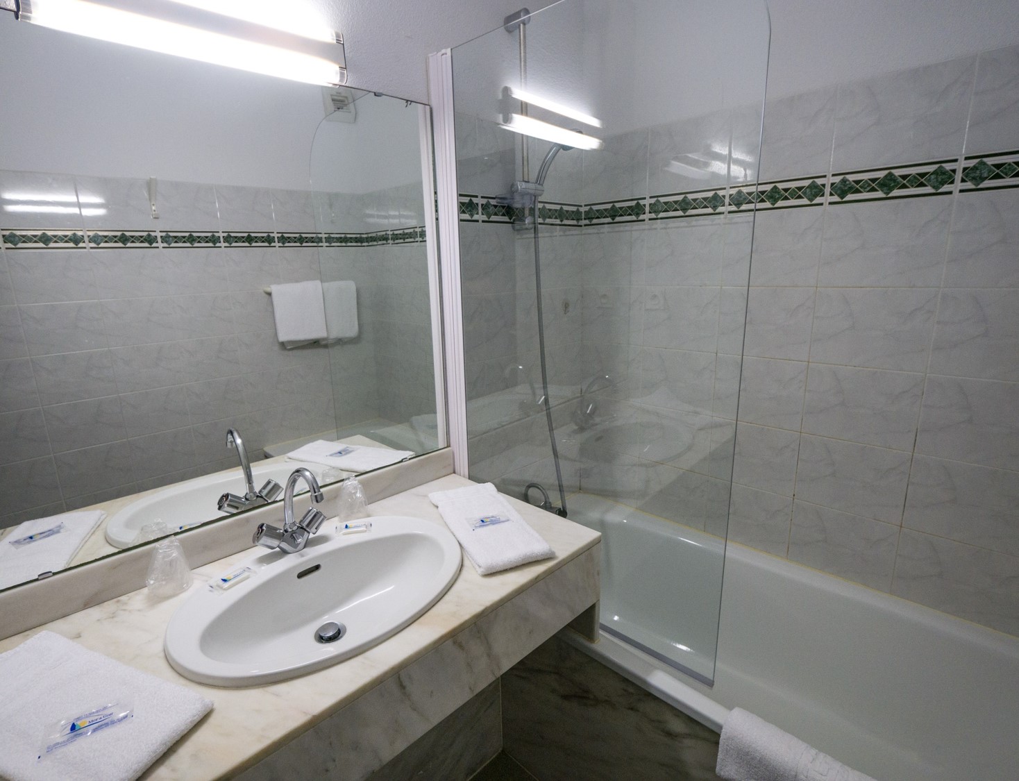 Exemple de Salle de bain de la résidence le Boucanier à Vieux Boucau Exemple de Salle de bain de la résidence le Boucanier à Vieux Boucau