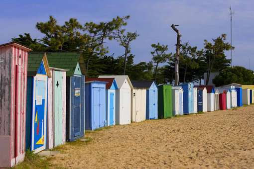 Colorful cabins in Oléron