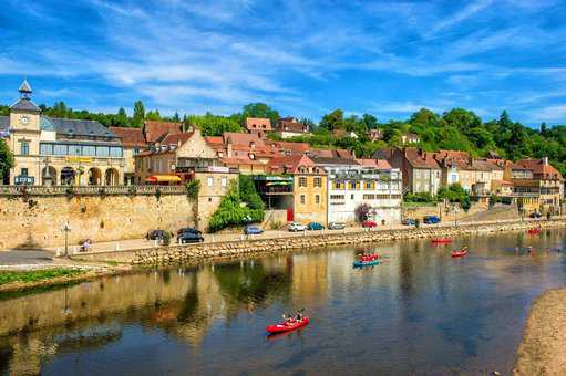 Le Bugue sur Vézère à proximité de la résidence Goélia Le Hameau da la Vézère Le Bugue sur Vézère à proximité de la résidence Goélia Le Hameau da la Vézère