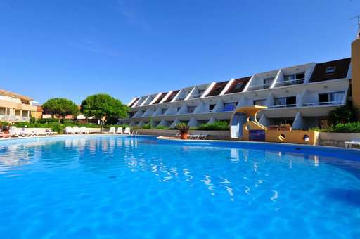 Piscine extérieure de la résidence de vacances Aguylène à Carnon