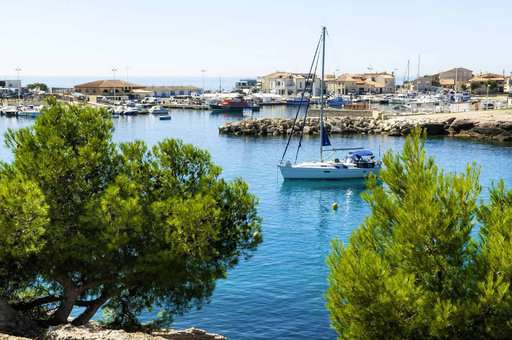 Port de Carro - Martigues dans les Bouches-du-Rhône Port de Carro - Martigues dans les Bouches-du-Rhône