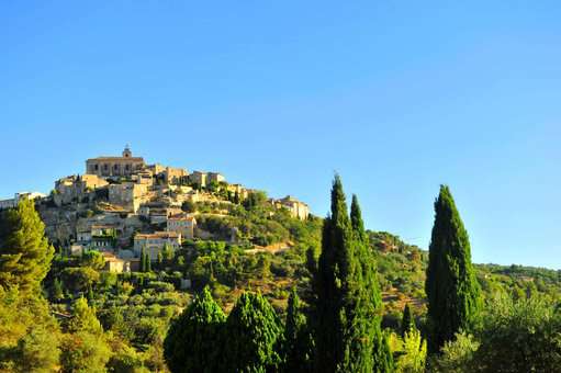 Le Village perché de Gordes dans le Lubéron à proximité de notre résidence de vacances Le Village perché de Gordes dans le Lubéron à proximité de notre résidence de vacances