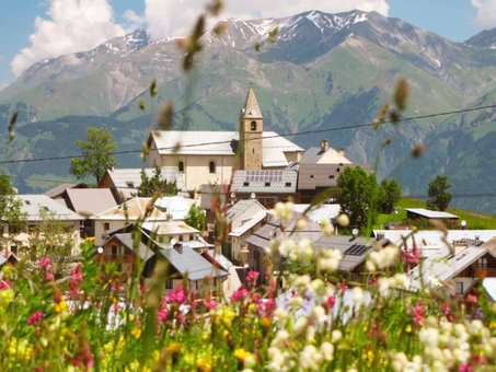 Albiez-Montrond, dans les Alpes du Nord © OT Albiez