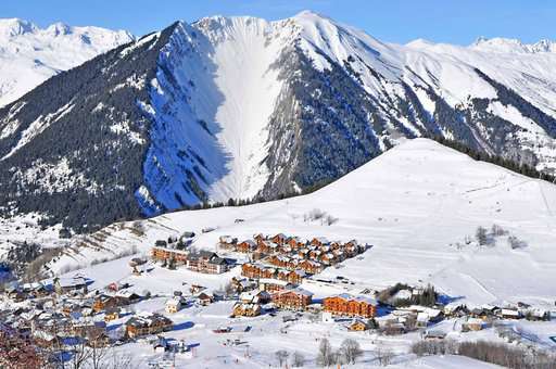 Albiez-Montrond, dans les Alpes du Nord Albiez-Montrond, dans les Alpes du Nord