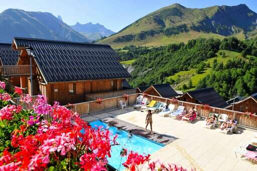 Heated outdoor swimming pool of the vacation residence Goélia Les Ecourts in St Jean d'Arves