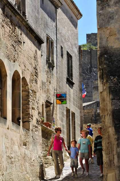 Visite dans les ruelles des Baux de Provence à proximité de Mouriès Visite dans les ruelles des Baux de Provence à proximité de Mouriès