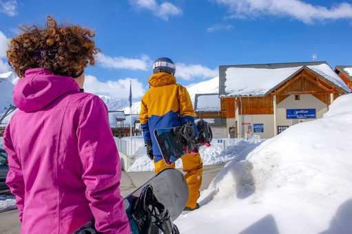 Entrée de la résidence de vacances Goélia Les Chalets des Marmottes à St Jean d'Arves