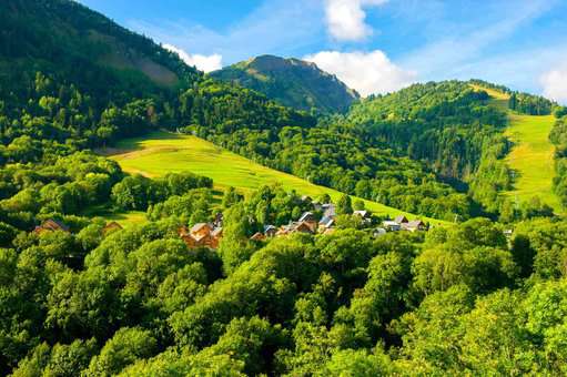 Station de St Colomban les Sybelles dans les Alpes du Nord Station de St Colomban les Sybelles dans les Alpes du Nord