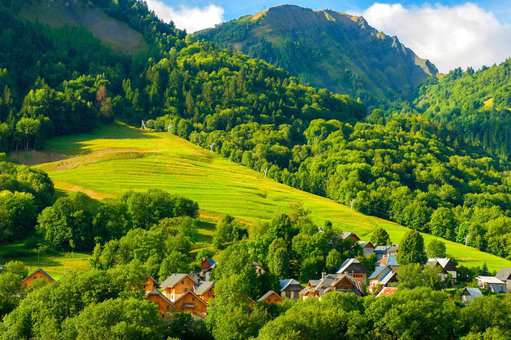 Station de St Colomban les Sybelles dans les Alpes du Nord Station de St Colomban les Sybelles dans les Alpes du Nord