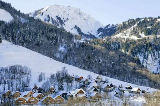 Station de ski de St Colomban Les Sybelles dans les Alpes