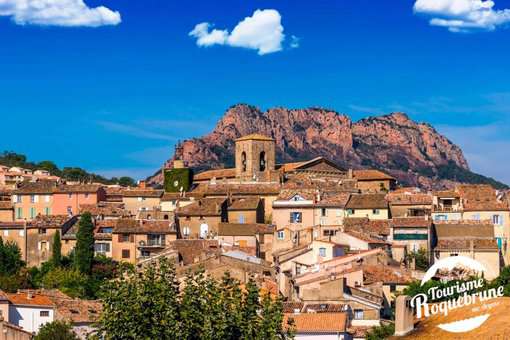 Village de Roquebrune-sur-Argens et le rocher de Roquebrune en fond © OT Roquebrune Village de Roquebrune-sur-Argens et le rocher de Roquebrune en fond © OT Roquebrune