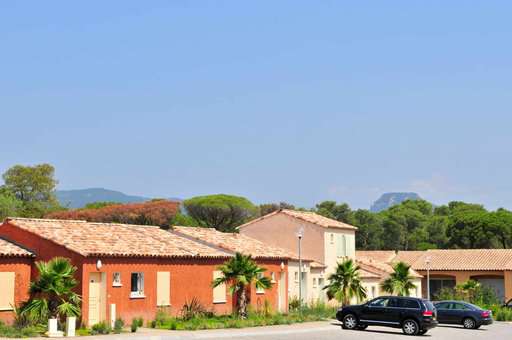 Exterior of the holiday residence Goélia Le Village Azur in Roquebrune-sur-Argens