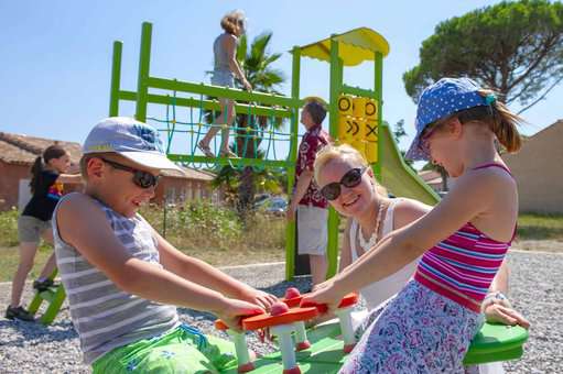 Aire de jeux de la résidence de vacances Goélia Le Village Azur à Roquebrune-sur-Argens