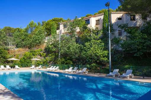 Swimming pool of the residence of vacations Les Jardins d'Azur in St Raphaël 