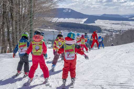 Leçons de ski pour enfants sur le domaine de Super-Besse