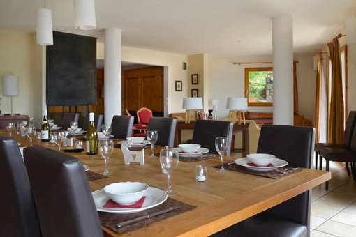 Example of a dining room of Les Chalets des Deux Domaines holiday residence in Peisey Vallandry, in the Northern Alps