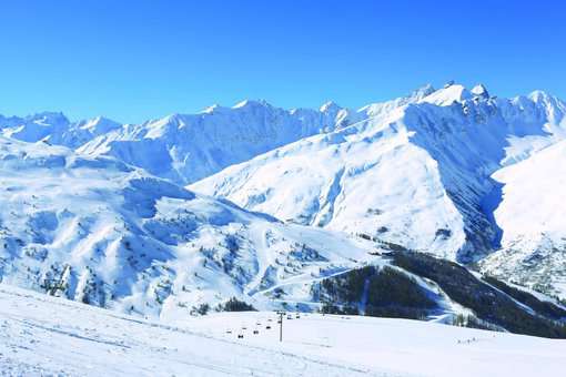 Station de ski de Valloire dans les Alpes du Nord ©p_delannoy