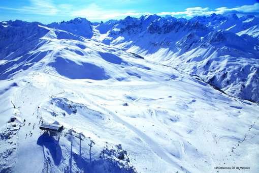 Pistes de la station de ski de Valloire dans les Alpes du Nord ©p_delannoy