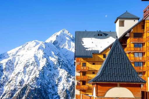 Exterior view of Les Balcons du Soleil holiday residence in Les Deux Alpes