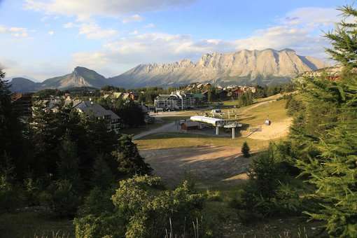 Résidence de vacances Les Flocons du Soleil à L Joue du Loup dans les Alpes du Sud