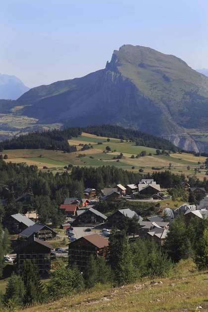 Résidence de vacances Les Flocons du Soleil à L Joue du Loup dans les Alpes du Sud