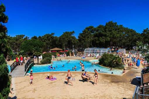 Aquatic area of the Camping Club La Côte d'Argent in Hourtin