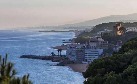 La station balnéaire de Calella, sur la Costa Brava, en Espagne La station balnéaire de Calella, sur la Costa Brava, en Espagne
