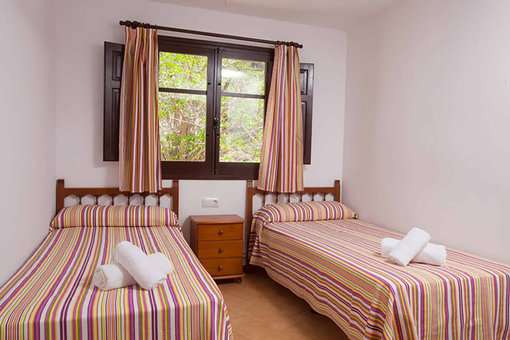 Exemple de chambre twin de la résidence de vacances Sunsea Village à Calpe, sur la Costa Blanca, en Espagne