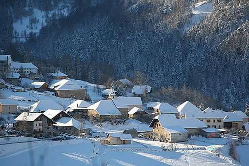 Station des Orres dans les Alpes du Sud  Station des Orres dans les Alpes du Sud