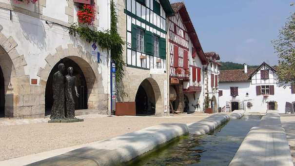 Le village de La Bastide Clairence Le village de La Bastide Clairence