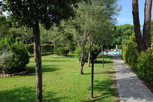 La résidence de vacances La Pergola à Marina di Massa, en Toscane, en Italie La résidence de vacances La Pergola à Marina di Massa, en Toscane, en Italie