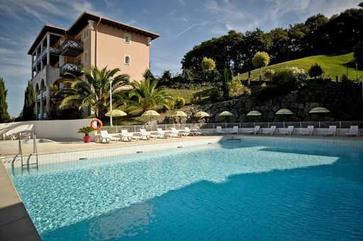 Piscine extérieure de la résidence de vacances Soko Eder à Ciboure