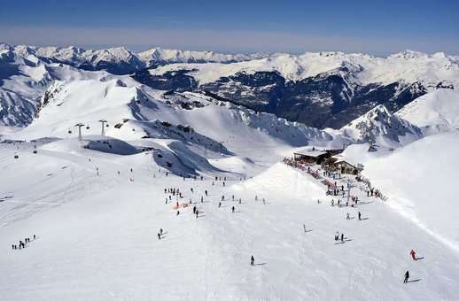 Pistes de ski de la station La Plagne en hiver © Ph Royer