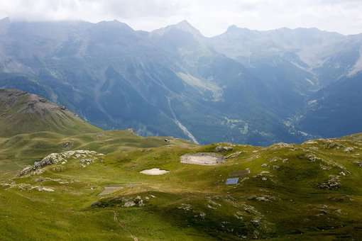 Paysage dans la région d'Orcières, dans les Hautes-Alpes Paysage dans la région d'Orcières, dans les Hautes-Alpes