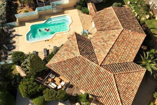 Vue aérienne de la résidence de vacances Cala Corsica à Porto Vecchio