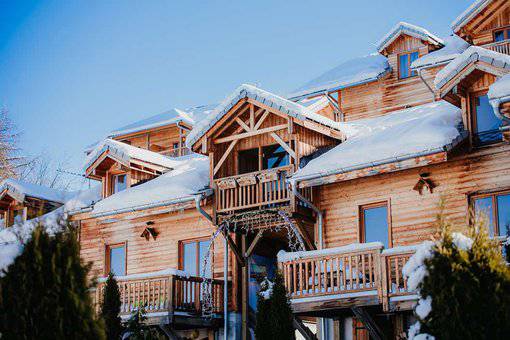 La résidence de vacances Les Logis d'Orres aux Orres dans les Alpes du Sud