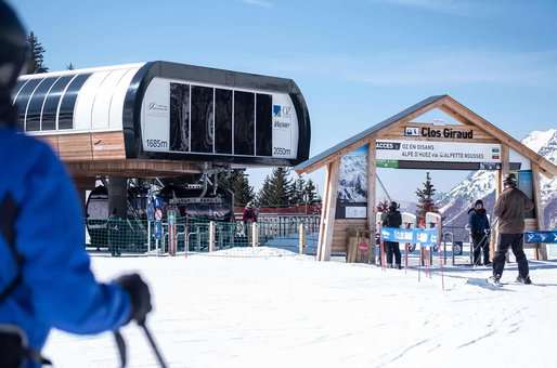 Vaujany ski area and access to L'Alpe d'Huez © Julia Guerre
