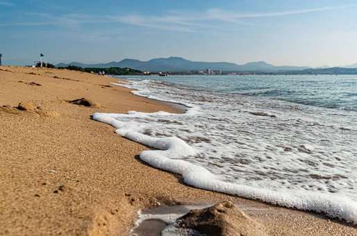 Plage de Fréjus, proche de Roquebrune Plage de Fréjus, proche de Roquebrune