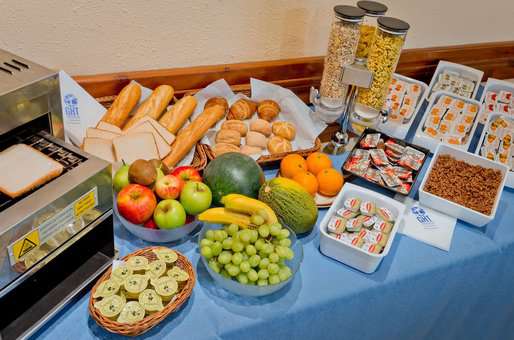 Petits déjeuners de la résidence de vacances Apparthotel Tossa Park à Tossa de Mar en Espagne