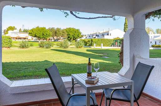 Exemple d'une terrasse d'un studio du village vacances Pedras da Rainha à Cabanas de Tavira, au Portugal