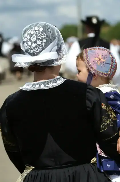 Breton traditionnal costume © Eric Péduzzi 
