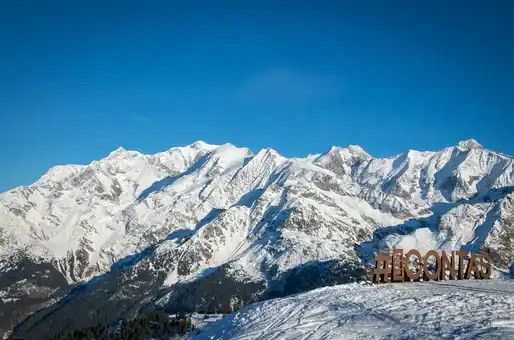 View of the Contamines - Montjoie mountains ©OT Les Contamines Montjoie