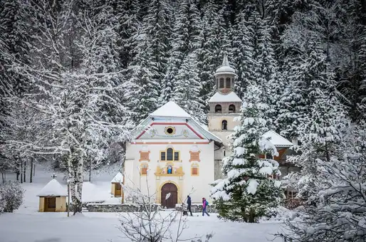 Natural landdscape whit the church of Contamines - Montjoie ©OT Les Contamines Montjoie