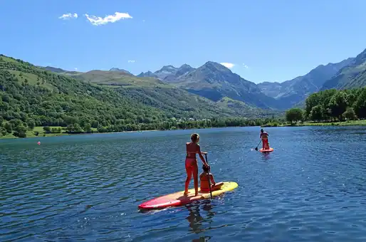 Paddle sur le Lac Génos à Loudenville © OT Louron