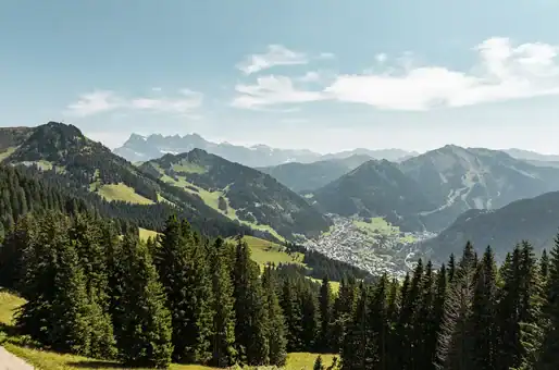 La vue de la vallée de Châtel où se trouve la résidence Goélia Châtel